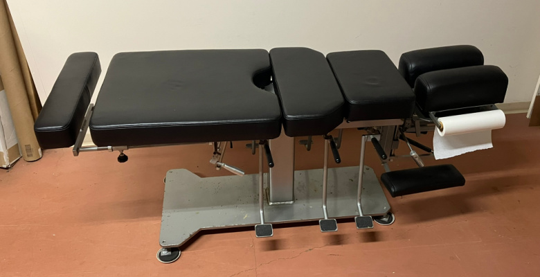 AV Stationary 4 Drop Table | Chiro-Serve.com